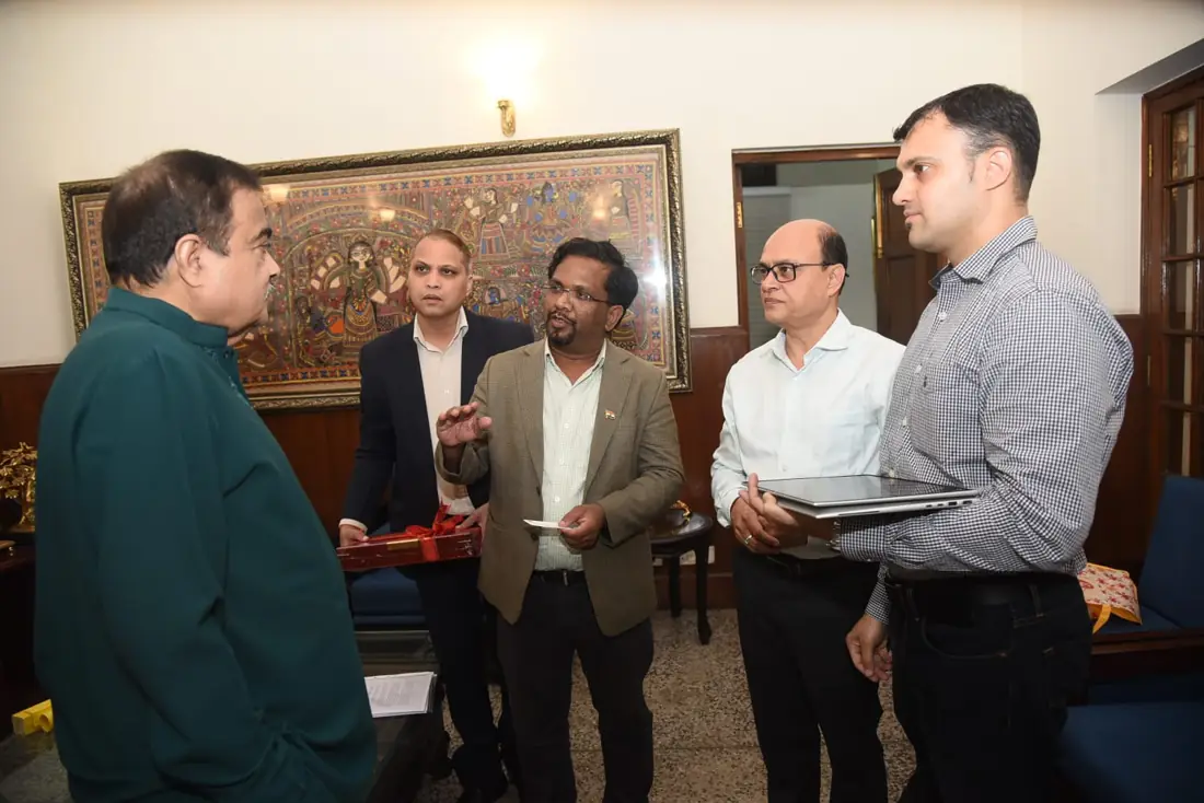 Endurobar team with Union Minister Shri Nitin Gadkari